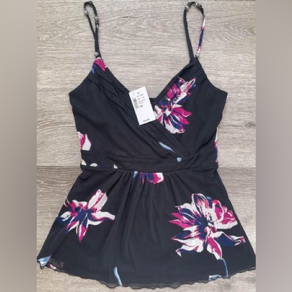 *NEW* Ricki’s Tank/Top - Picture 1 of 3